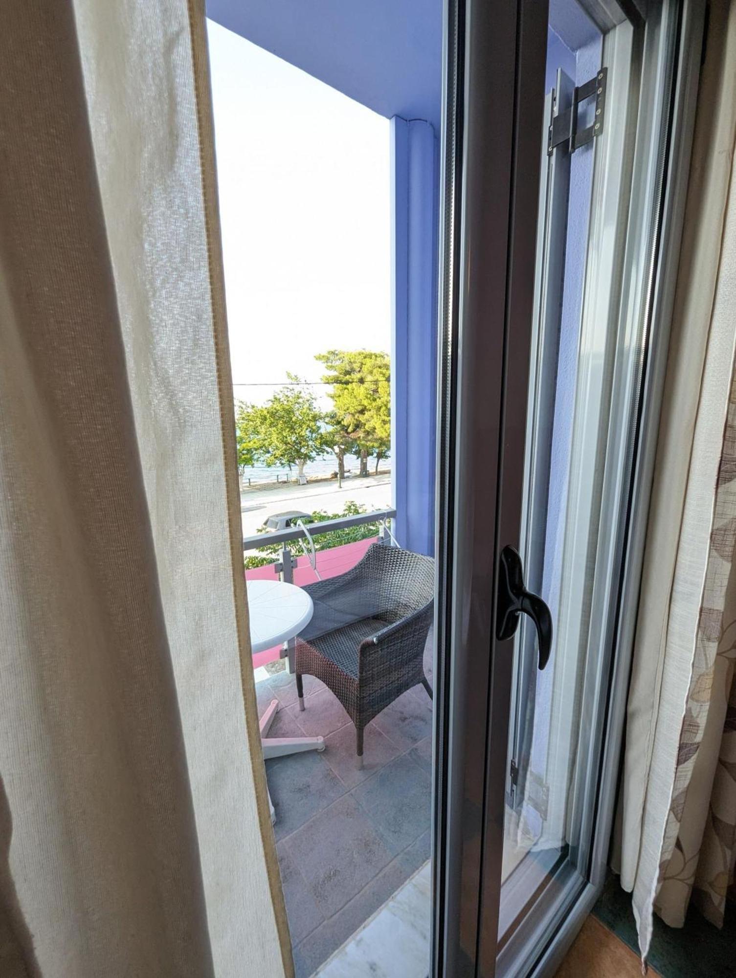Okeania Seafront Rooms In Kamena Vourla Dış mekan fotoğraf