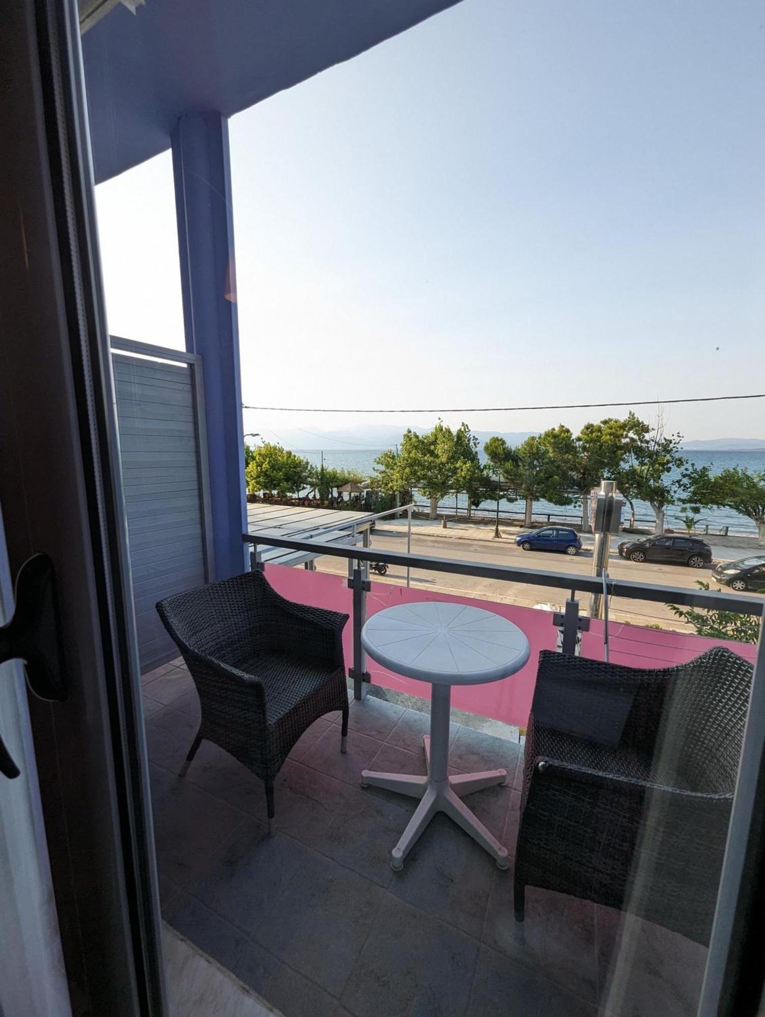 Okeania Seafront Rooms In Kamena Vourla Dış mekan fotoğraf