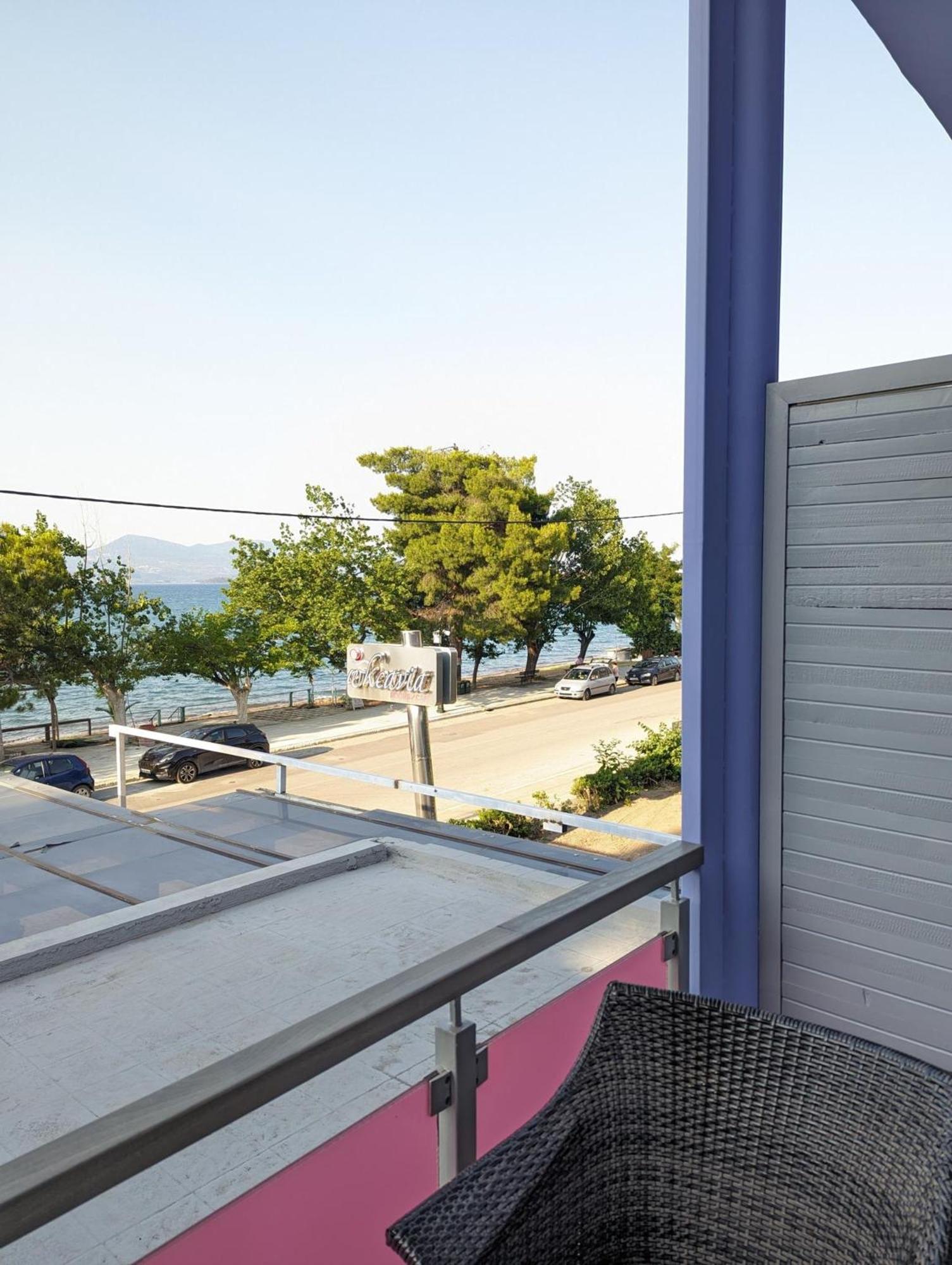 Okeania Seafront Rooms In Kamena Vourla Dış mekan fotoğraf