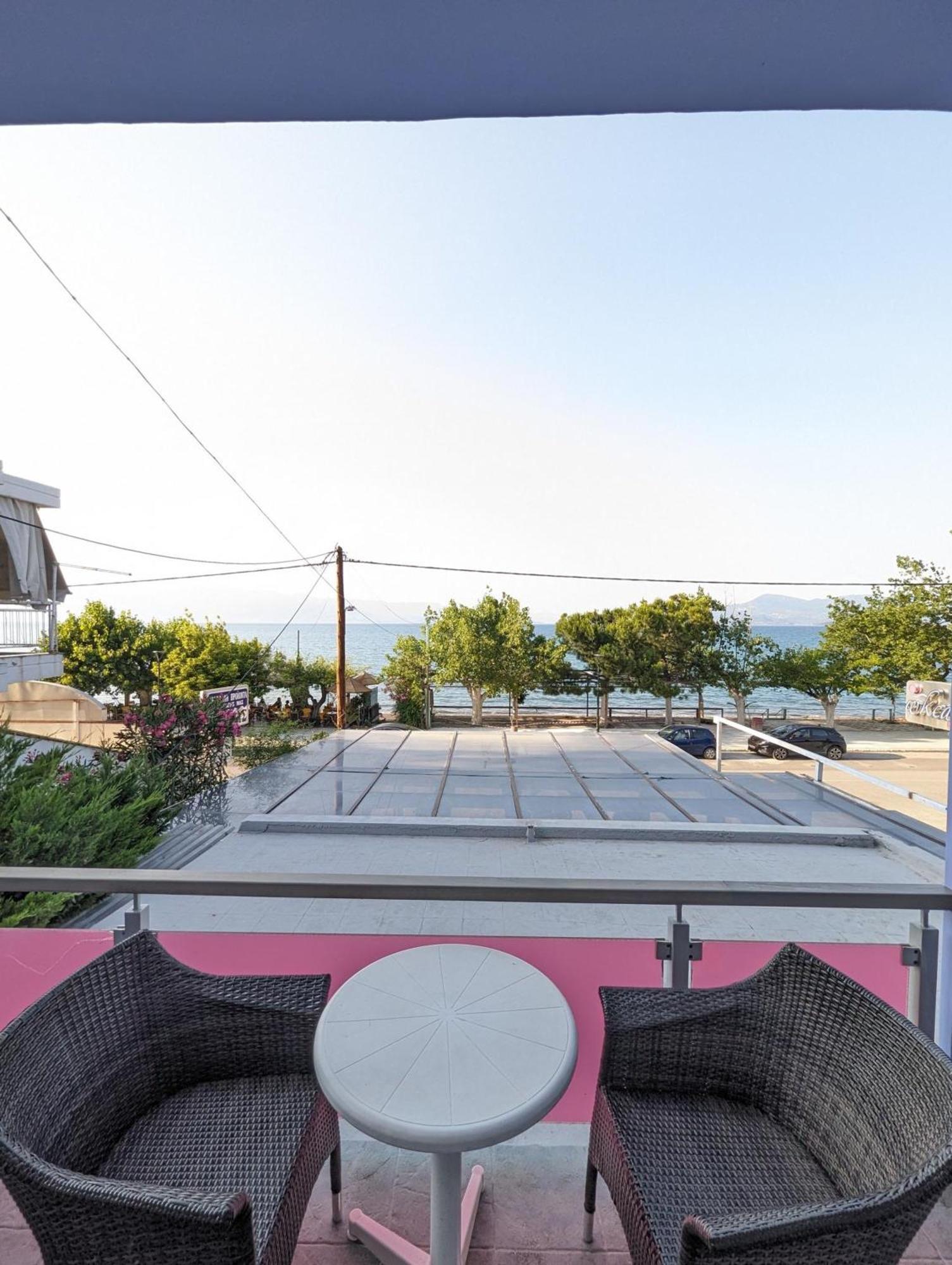 Okeania Seafront Rooms In Kamena Vourla Dış mekan fotoğraf