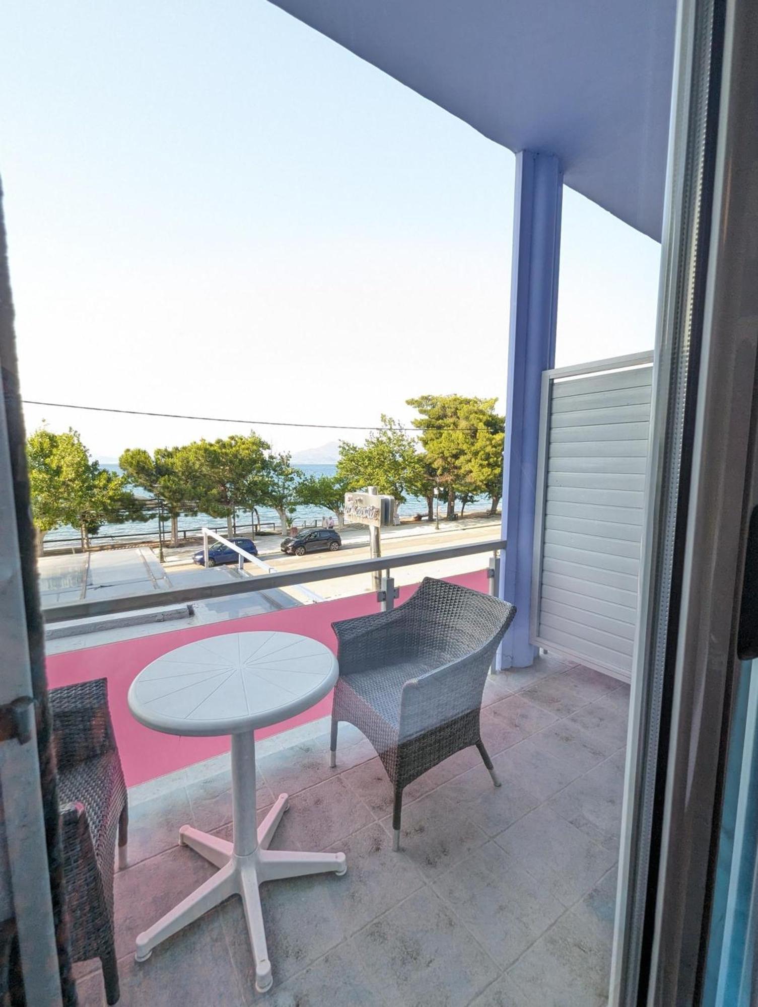 Okeania Seafront Rooms In Kamena Vourla Dış mekan fotoğraf
