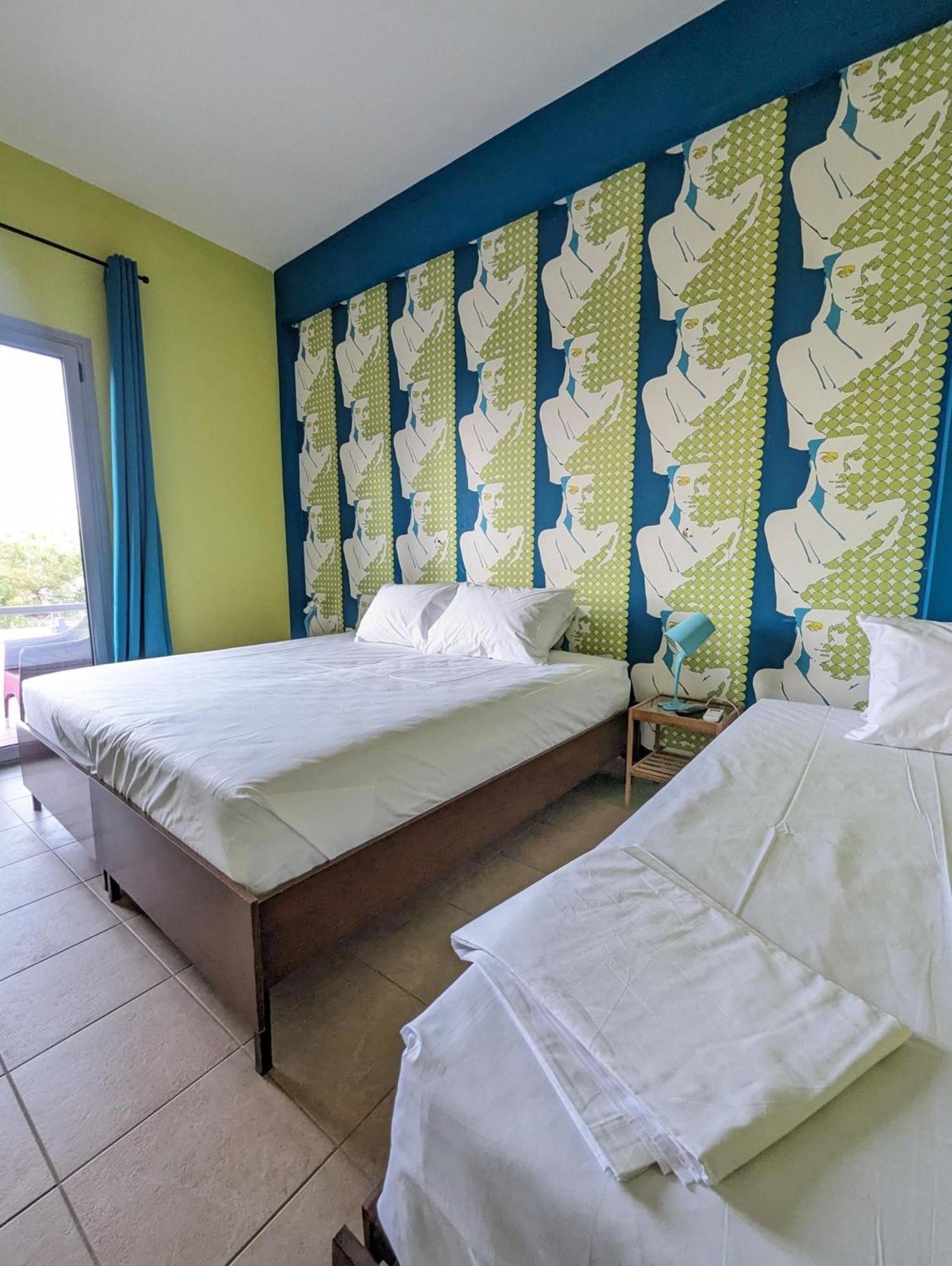 Okeania Seafront Rooms In Kamena Vourla Dış mekan fotoğraf