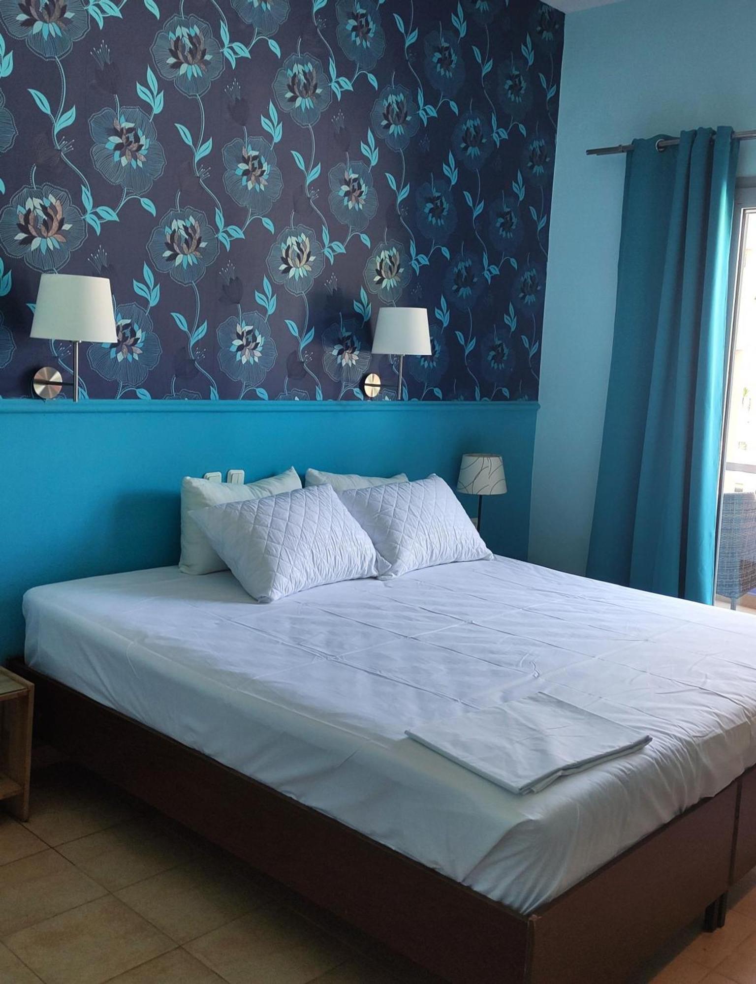 Okeania Seafront Rooms In Kamena Vourla Dış mekan fotoğraf