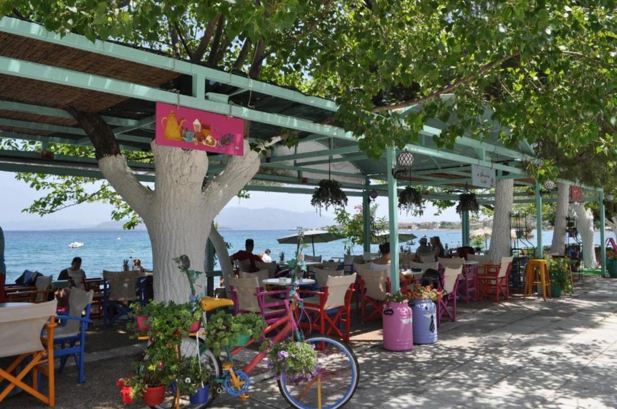 Okeania Seafront Rooms In Kamena Vourla Dış mekan fotoğraf