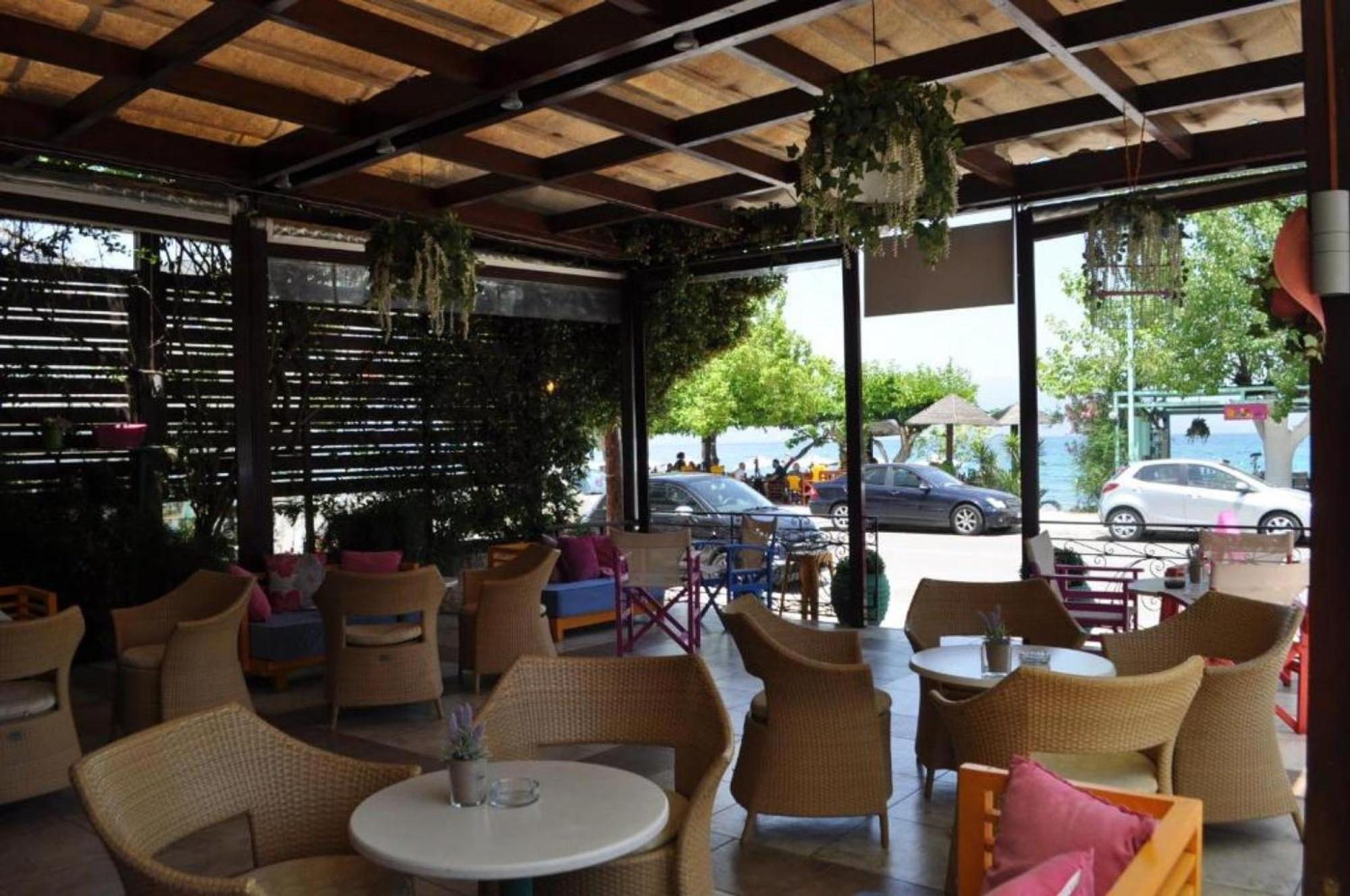 Okeania Seafront Rooms In Kamena Vourla Dış mekan fotoğraf