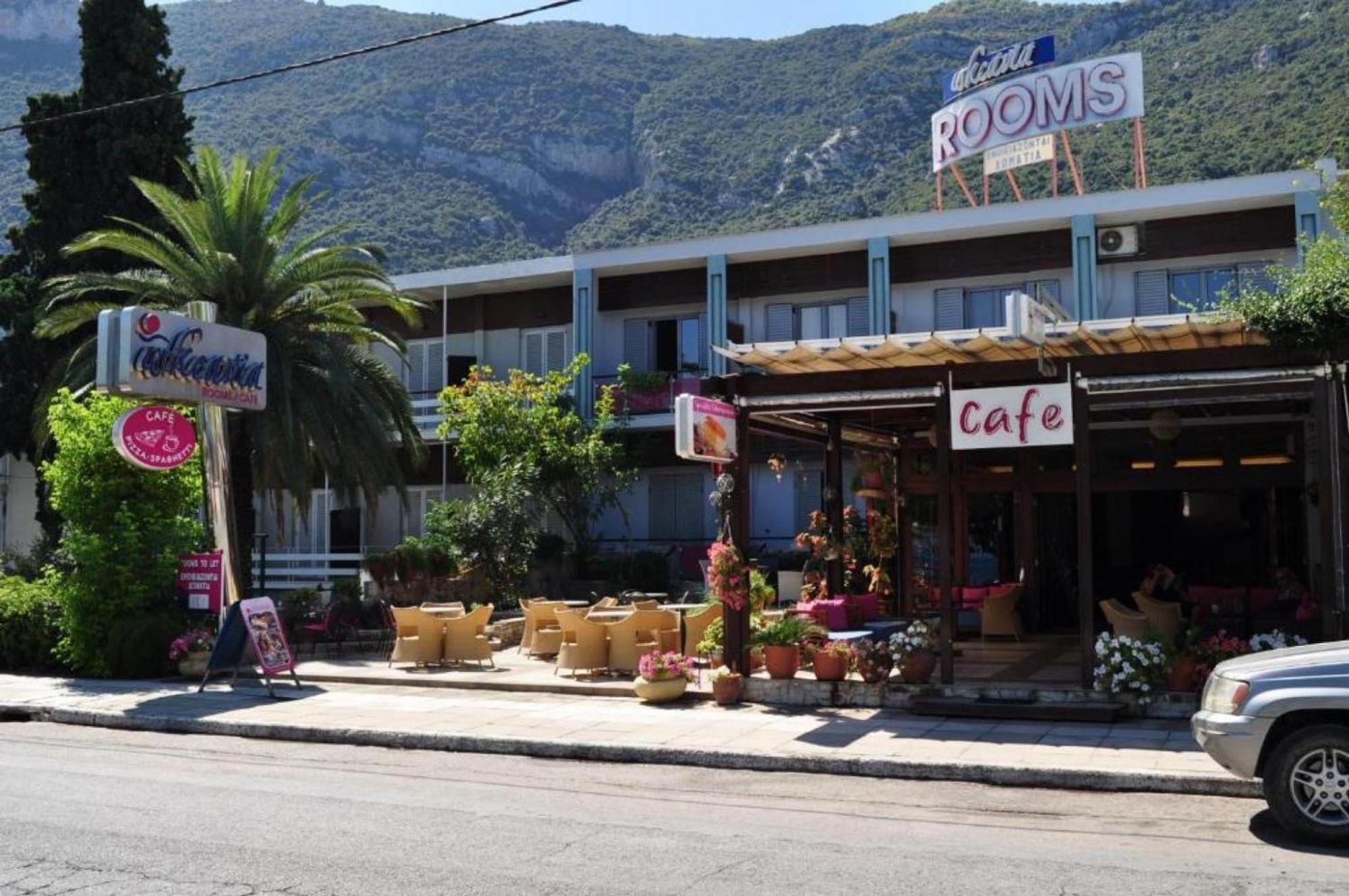 Okeania Seafront Rooms In Kamena Vourla Dış mekan fotoğraf
