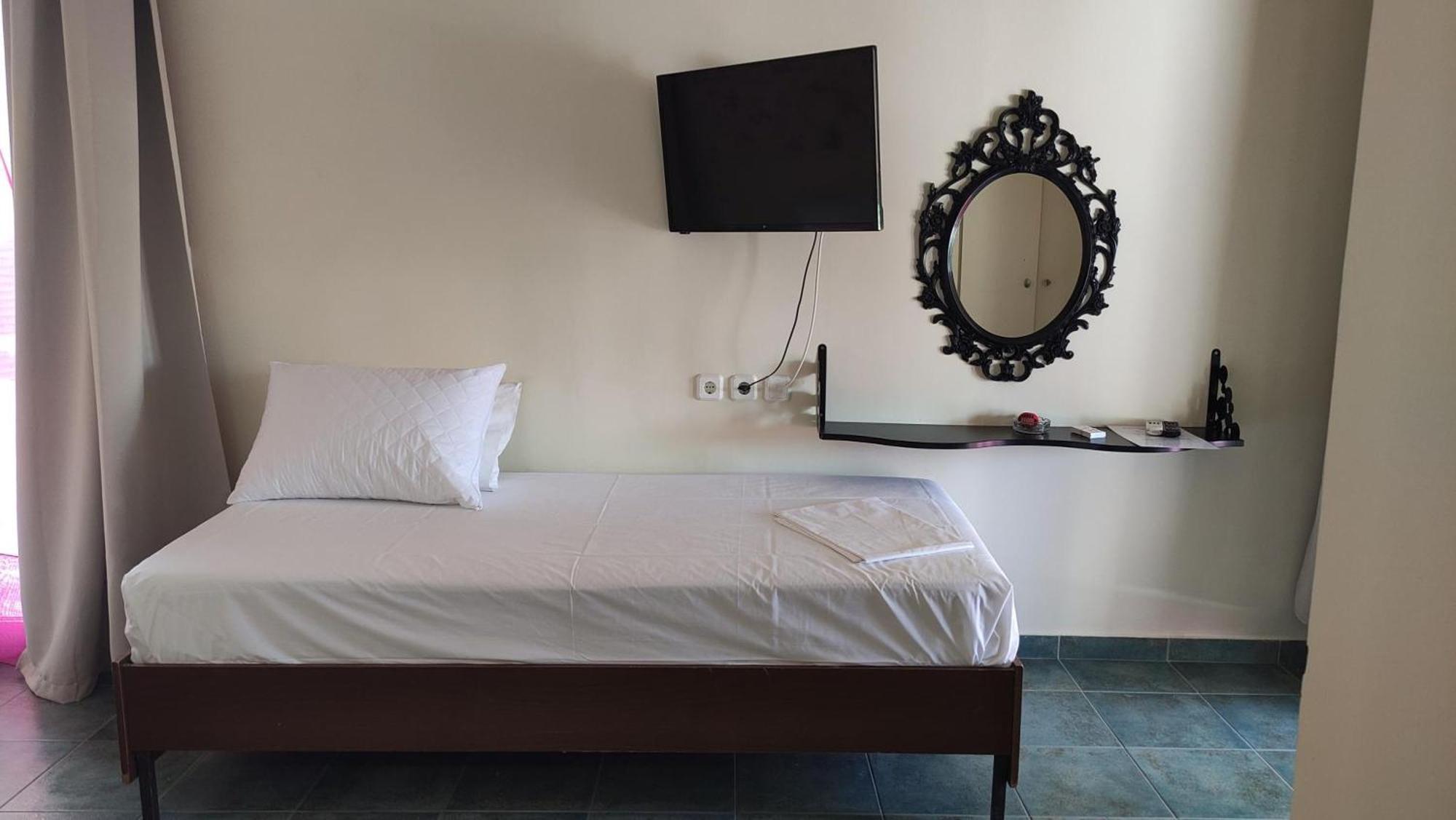 Okeania Seafront Rooms In Kamena Vourla Dış mekan fotoğraf