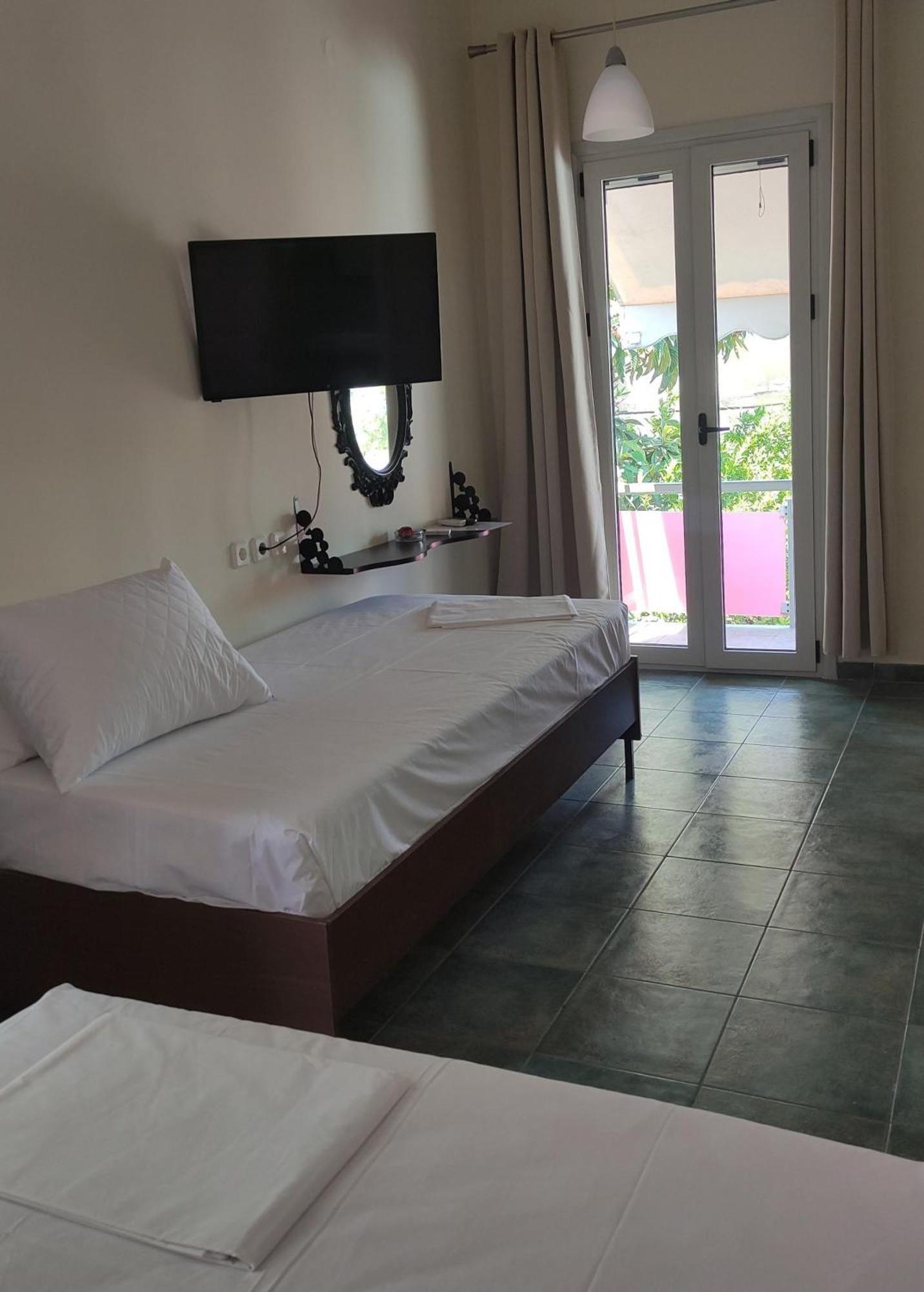 Okeania Seafront Rooms In Kamena Vourla Dış mekan fotoğraf